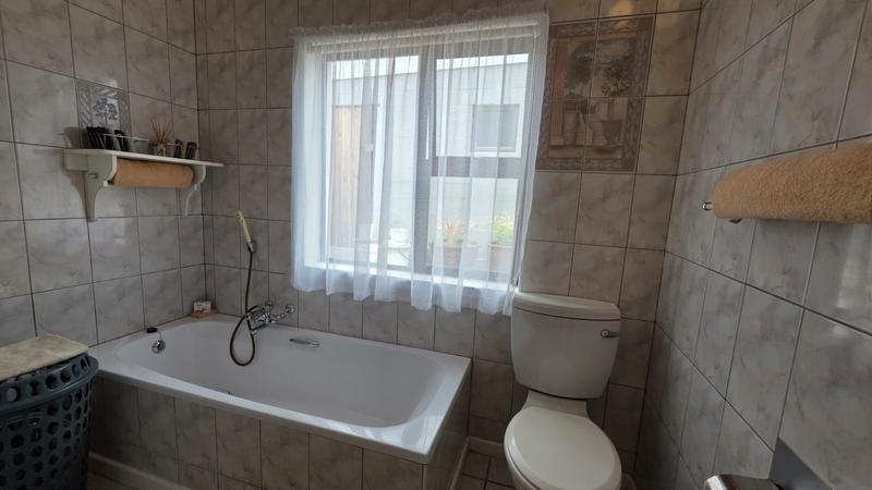 4 Bedroom Property for Sale in Albertinia Western Cape